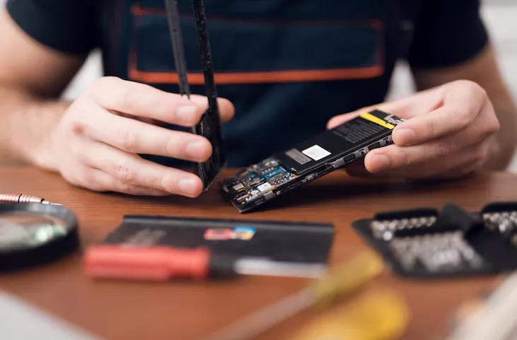 5 مشکل بعد از تعویض ال سی دی آیفون که باید بدانید! 2 دلایل مشکل زرد شدن صفحه نمایش