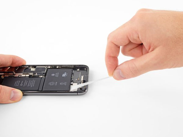 آموزش تعویض باتری آیفون 1 آموزش تعویض باتری آیفون