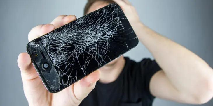 تعمیر آیفون ضربه خورده 2 تعمیر آیفون ضربه خورده