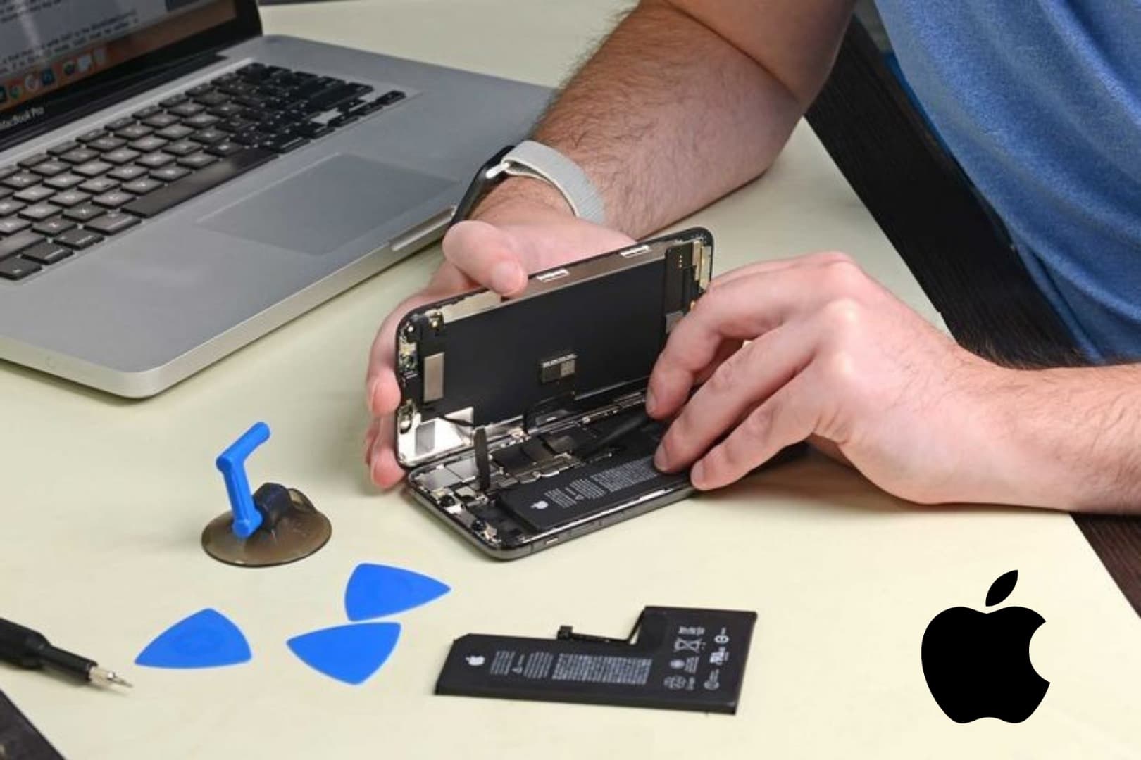 مدت زمان تعویض باتری آیفون چقدر طول میکشد؟